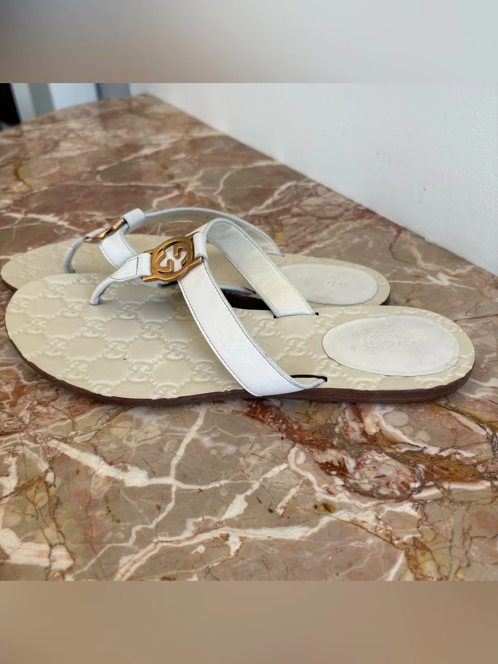 Gucci White Leather GG Thong Sandals with Gold Double G Size 39 SEE PHOTOS